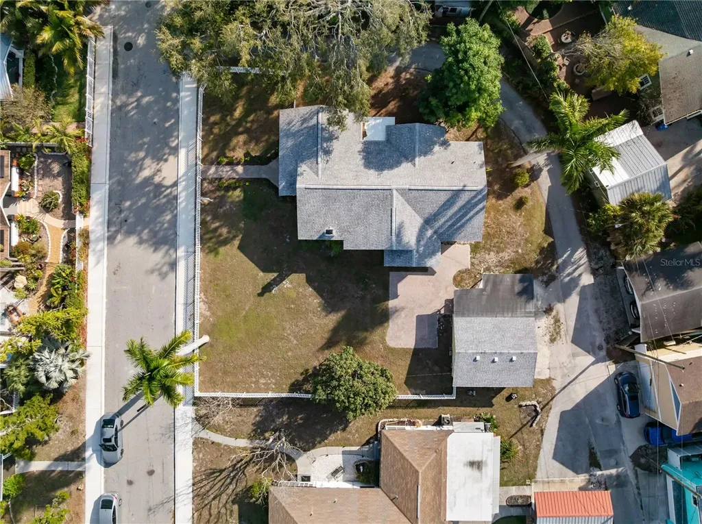 1715 6th Avenue W Bradenton FL 34205