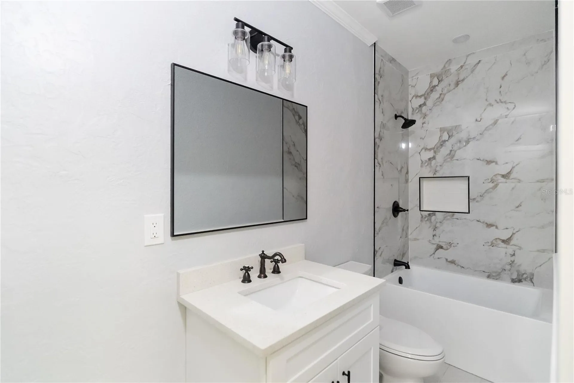 1715 6th Avenue W Bradenton FL 34205