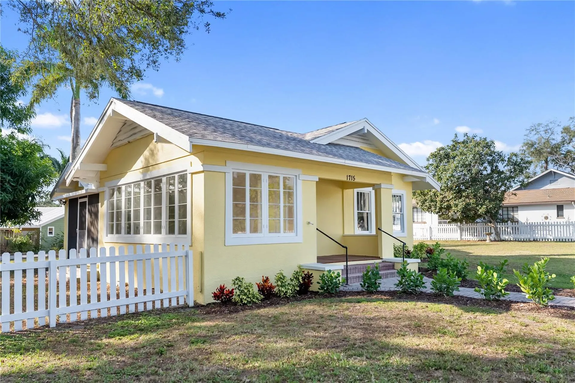 1715 6th Avenue W Bradenton FL 34205