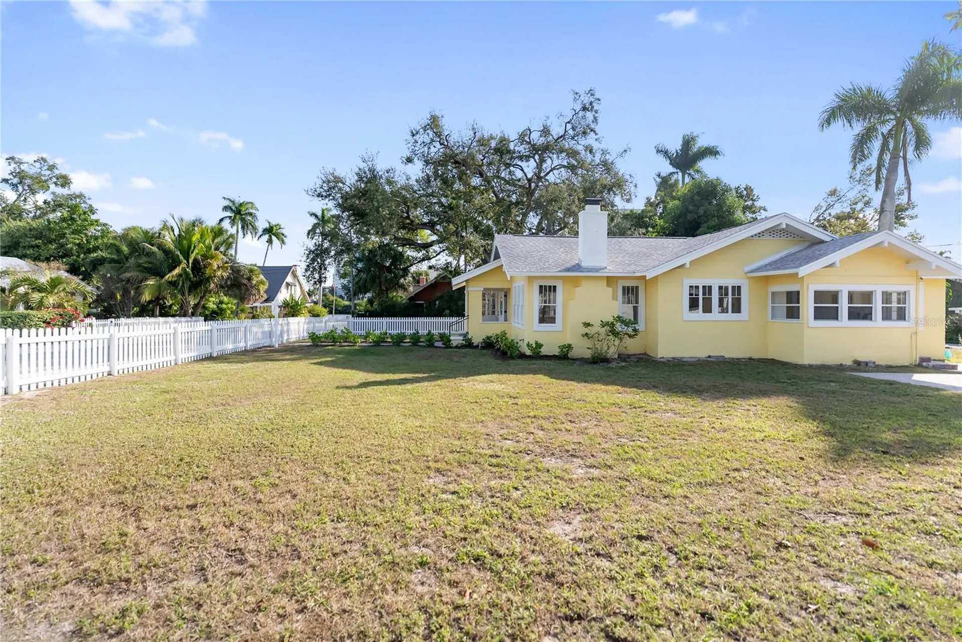 1715 6th Avenue W Bradenton FL 34205