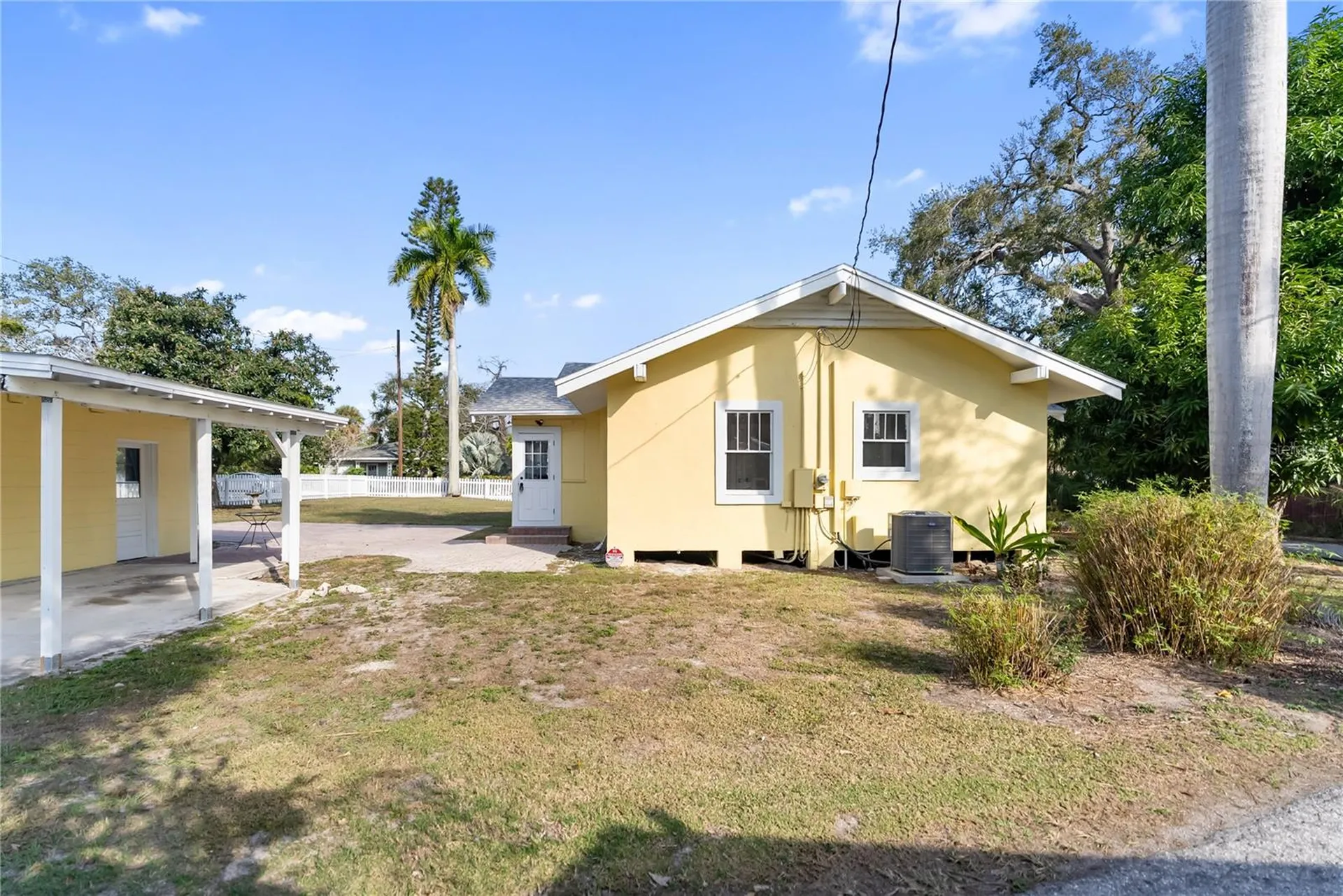 1715 6th Avenue W Bradenton FL 34205