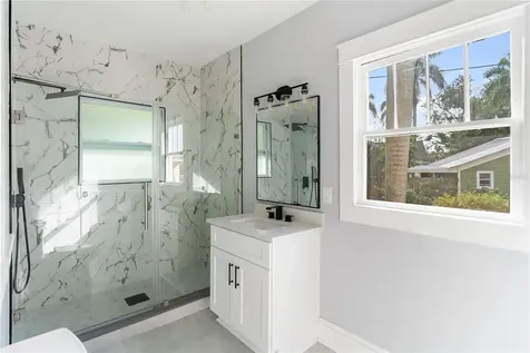 1715 6th Avenue W Bradenton FL 34205