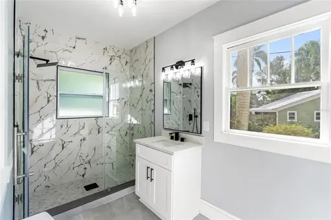 1715 6th Avenue W Bradenton FL 34205