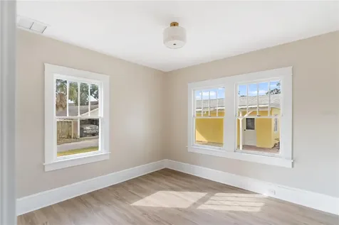 1715 6th Avenue W Bradenton FL 34205