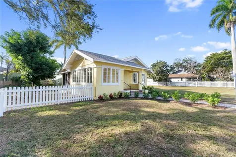 1715 6th Avenue W Bradenton FL 34205