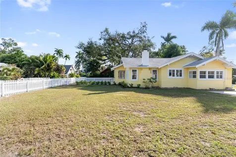 1715 6th Avenue W Bradenton FL 34205