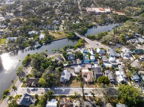 1715 6th Avenue W Bradenton FL 34205