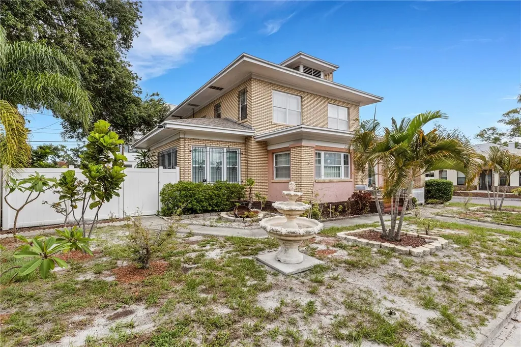 2701 1st Avenue S St Petersburg FL 33712