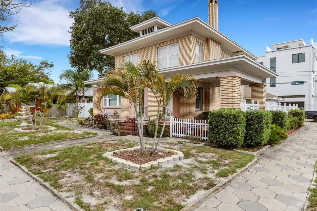 2701 1st Avenue S St Petersburg FL 33712