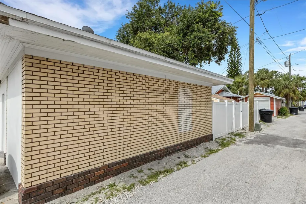 2701 1st Avenue S St Petersburg FL 33712
