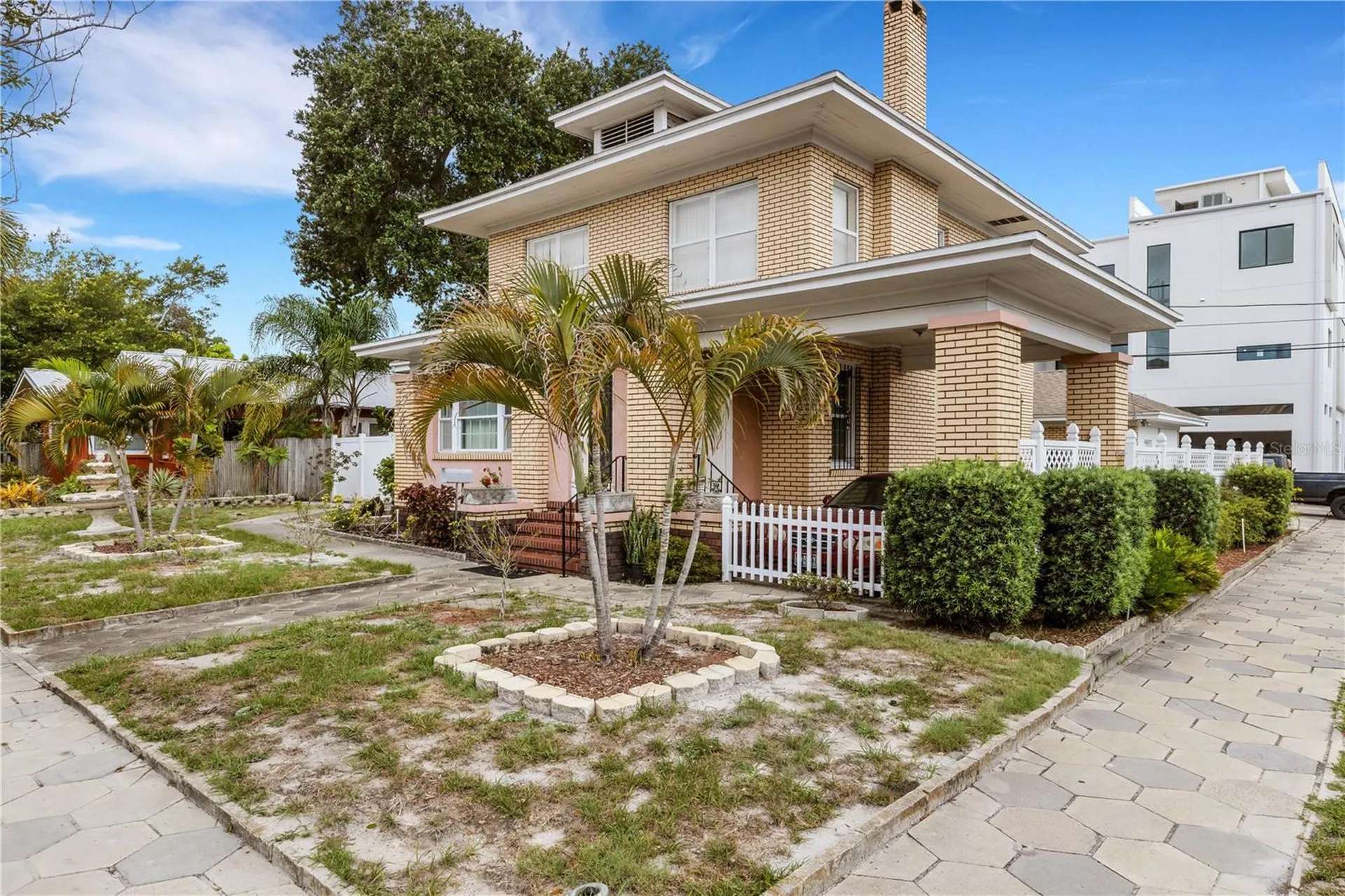2701 1st Avenue S St Petersburg FL 33712