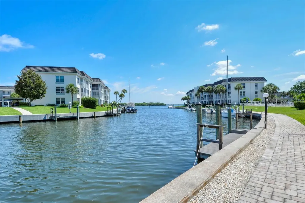 4360 Chatham Drive Longboat Key FL 34228