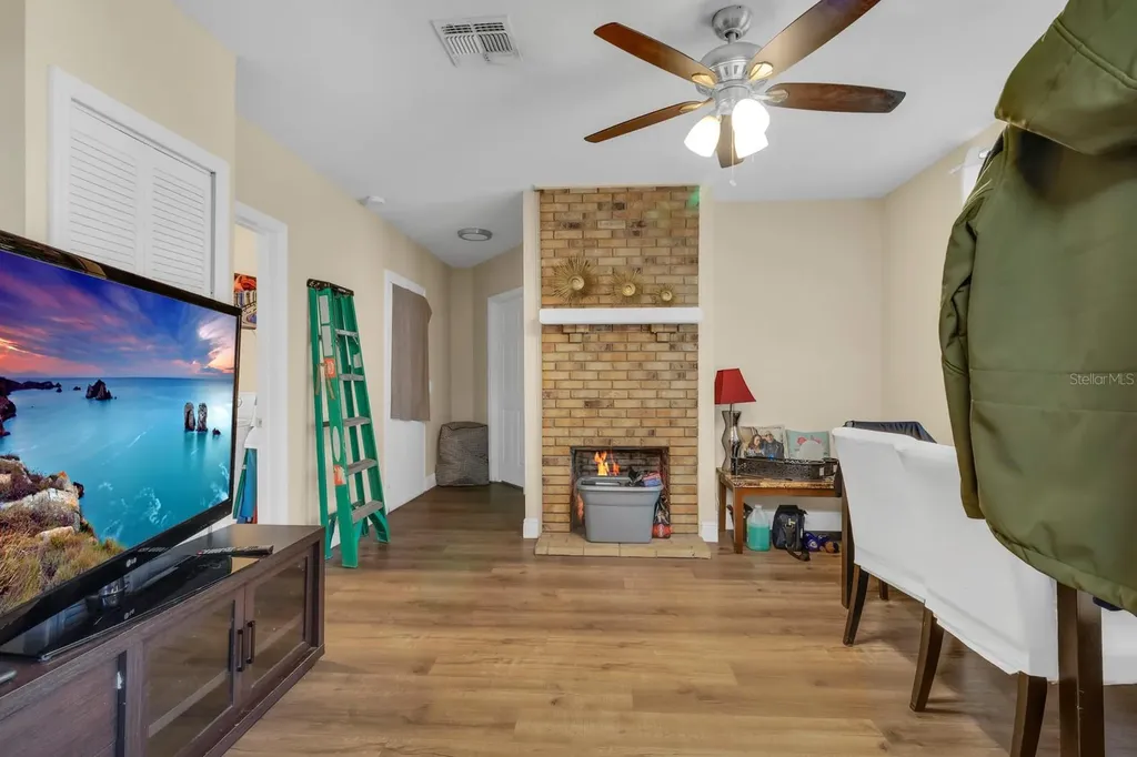 21 N Beaumont Avenue Kissimmee FL 34741