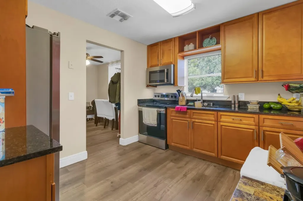21 N Beaumont Avenue Kissimmee FL 34741