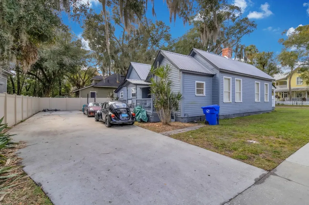 21 N Beaumont Avenue Kissimmee FL 34741