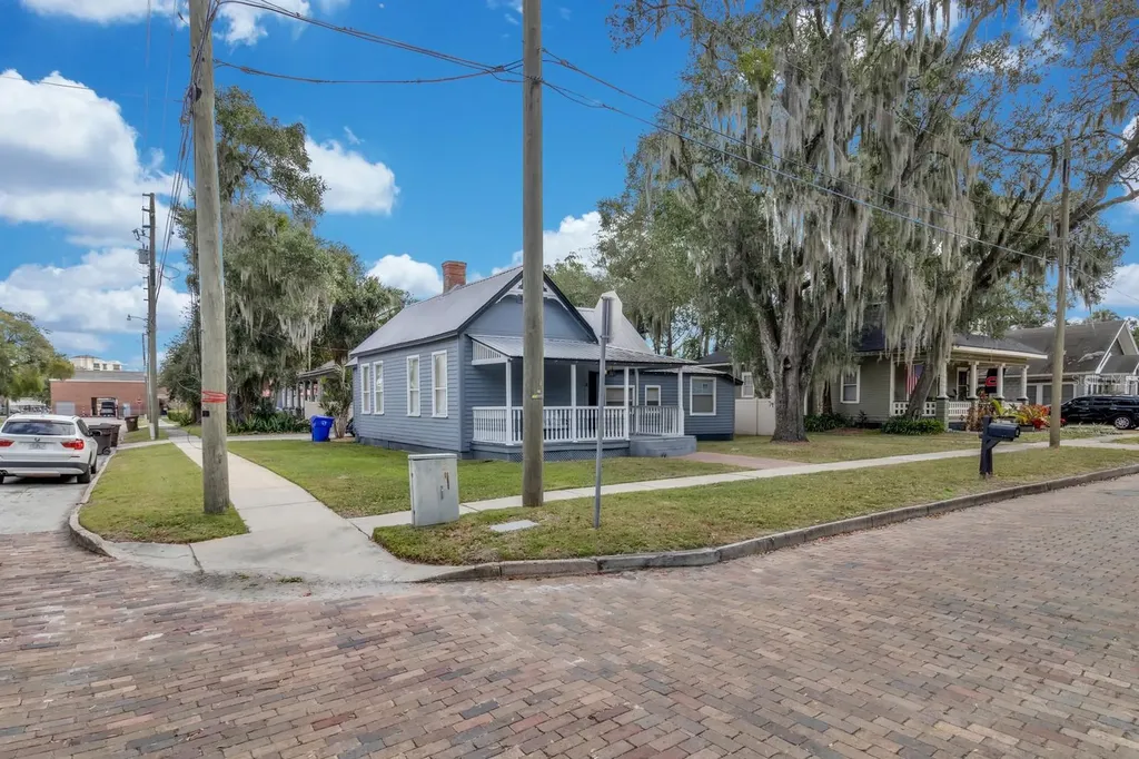 21 N Beaumont Avenue Kissimmee FL 34741