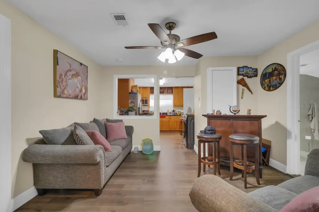 21 N Beaumont Avenue Kissimmee FL 34741