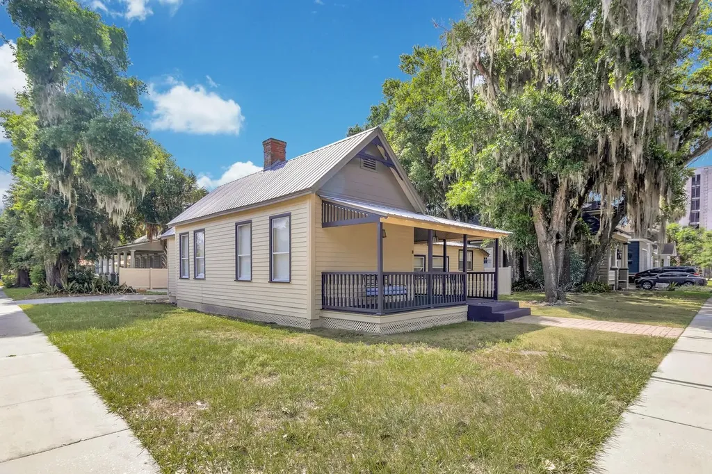 21 N Beaumont Avenue Kissimmee FL 34741