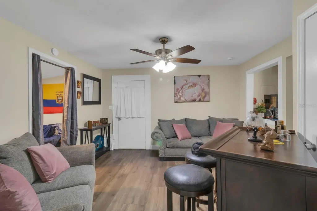 21 N Beaumont Avenue Kissimmee FL 34741