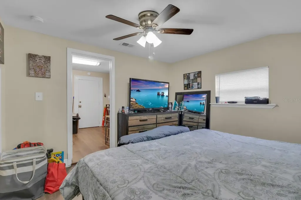21 N Beaumont Avenue Kissimmee FL 34741