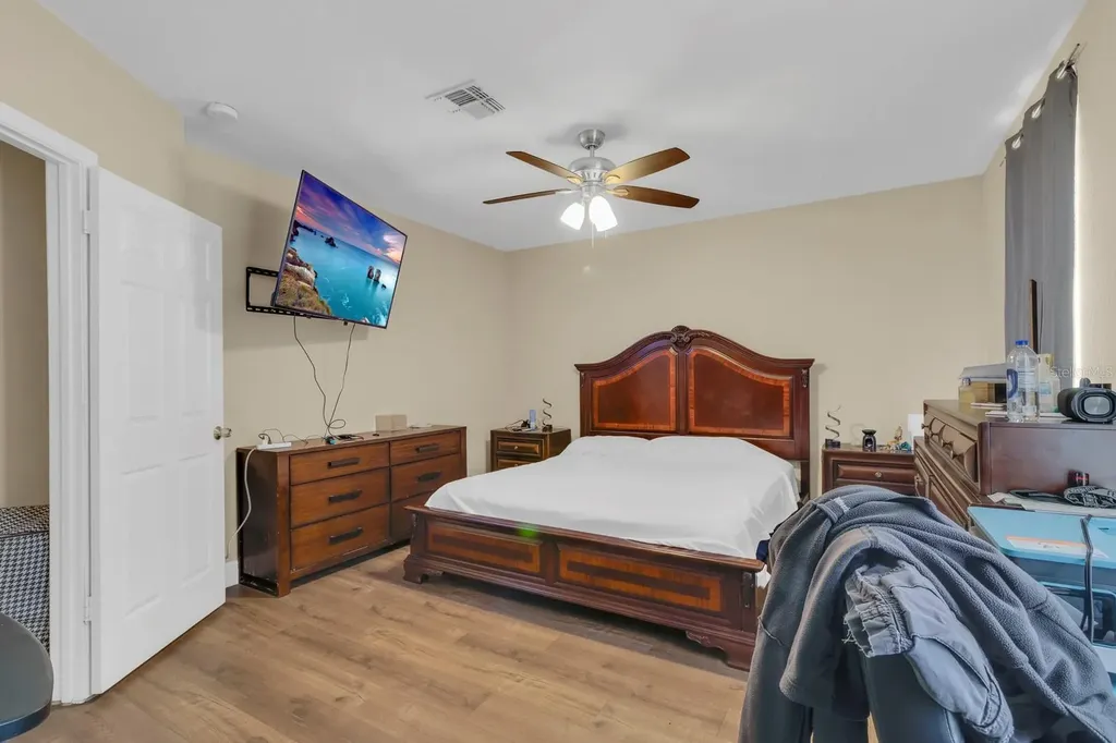 21 N Beaumont Avenue Kissimmee FL 34741
