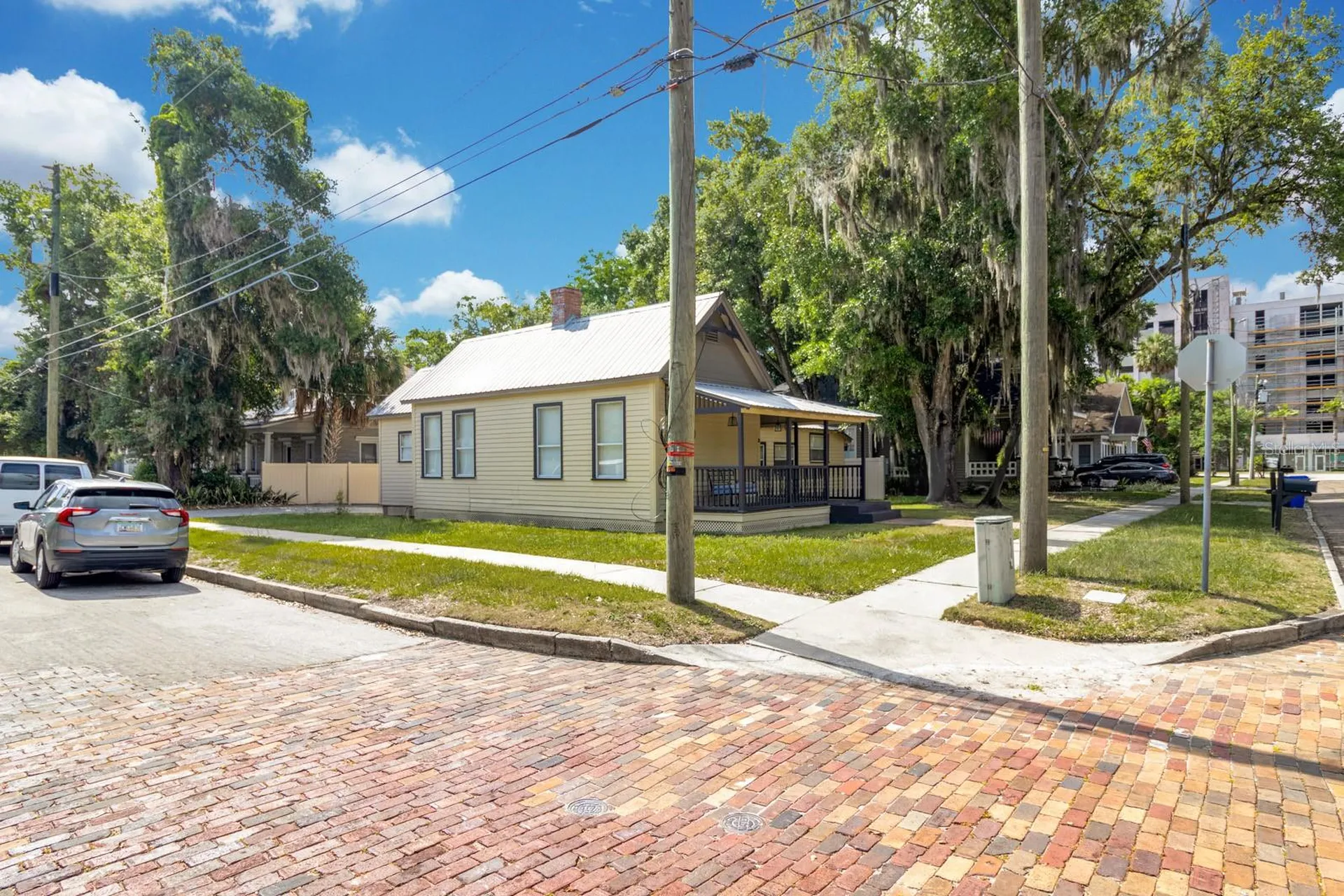 21 N Beaumont Avenue Kissimmee FL 34741