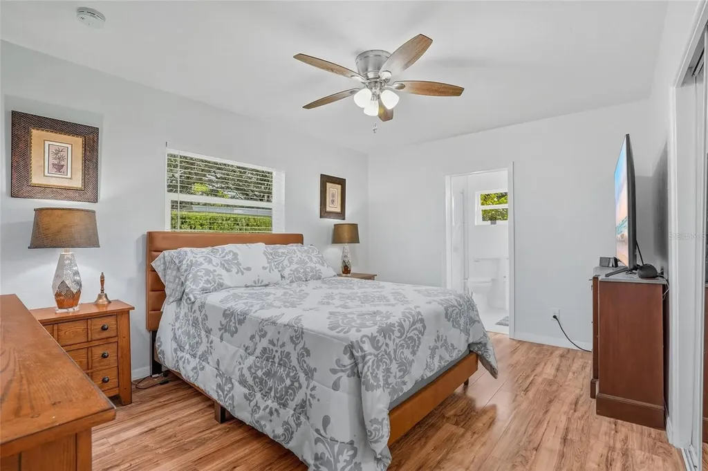 5091 35th Terrace N St Petersburg FL 33710