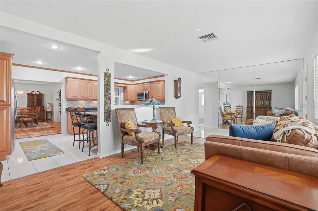 5091 35th Terrace N St Petersburg FL 33710