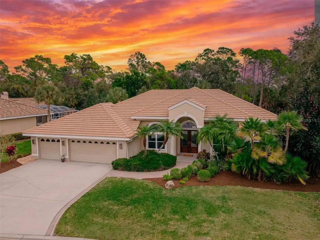 8432 Woodbriar Drive Sarasota FL 34238