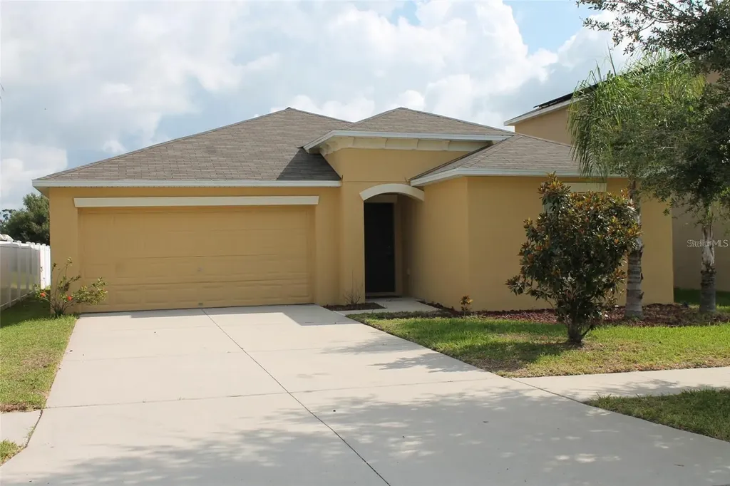 10633 Standing Stone Drive Wimauma FL 33598