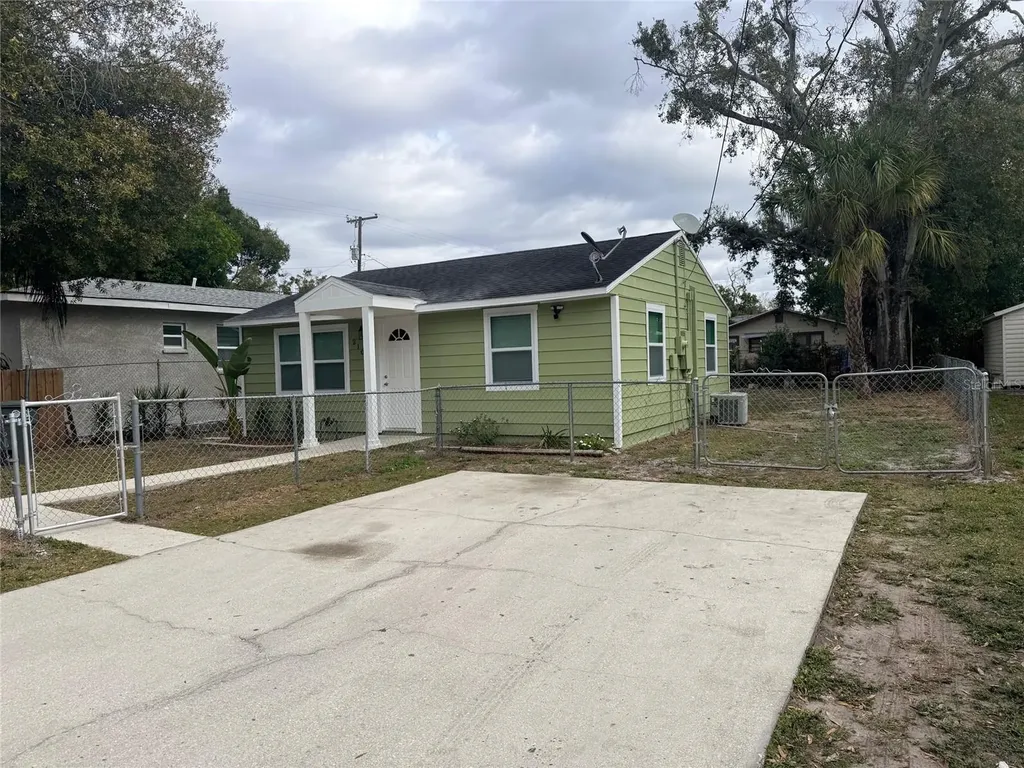 2105 11th Street W Bradenton FL 34205