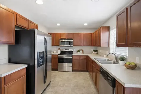 2463 Martins Run Tavares FL 32778
