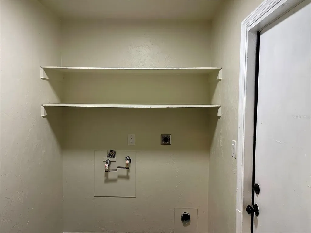 1715 NE 6th Place Gainesville FL 32641