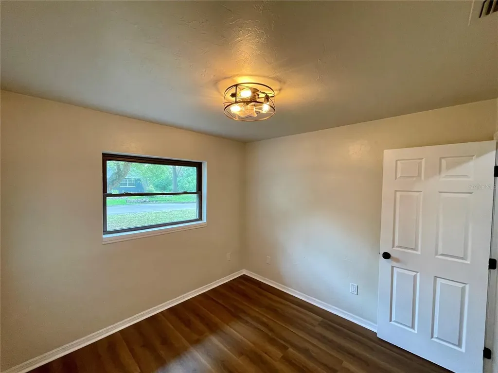 1715 NE 6th Place Gainesville FL 32641