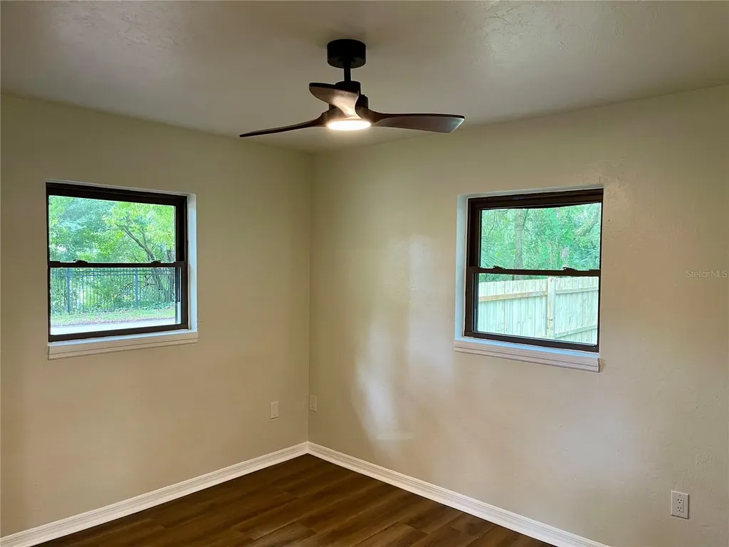 1715 NE 6th Place Gainesville FL 32641