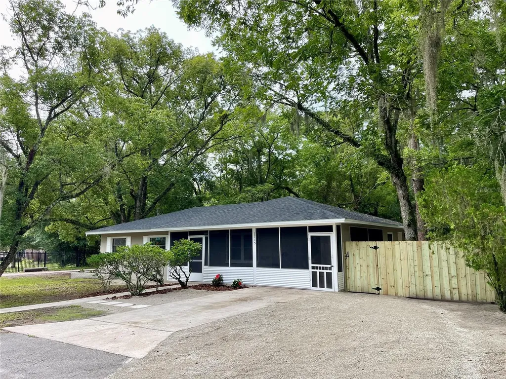 1715 NE 6th Place Gainesville FL 32641