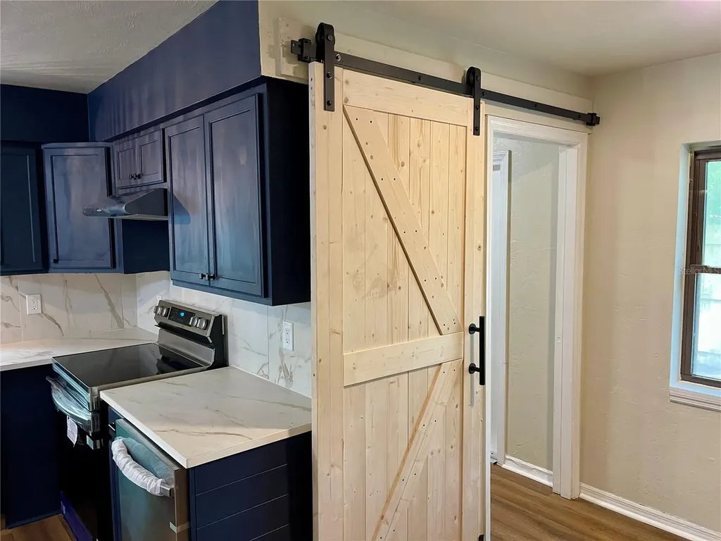 1715 NE 6th Place Gainesville FL 32641