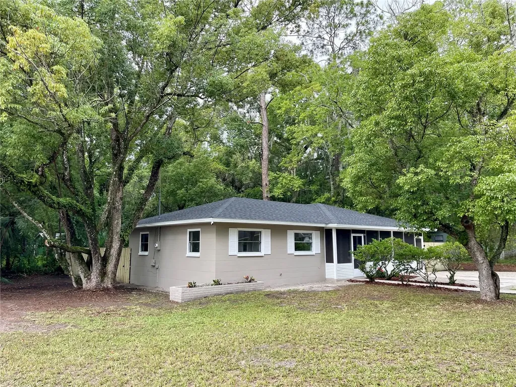 1715 NE 6th Place Gainesville FL 32641