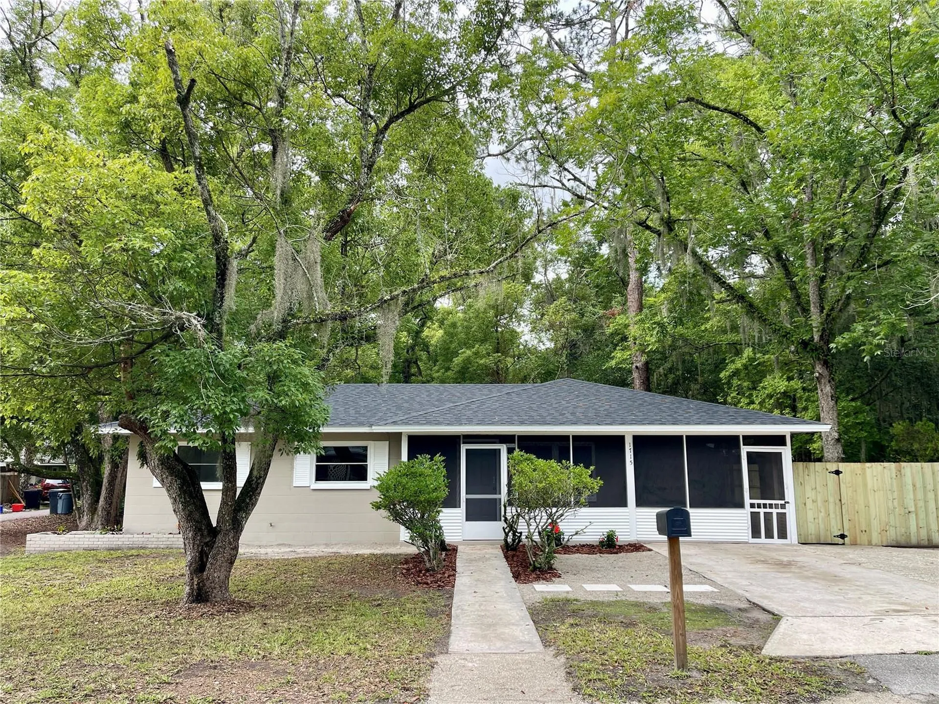 1715 NE 6th Place Gainesville FL 32641