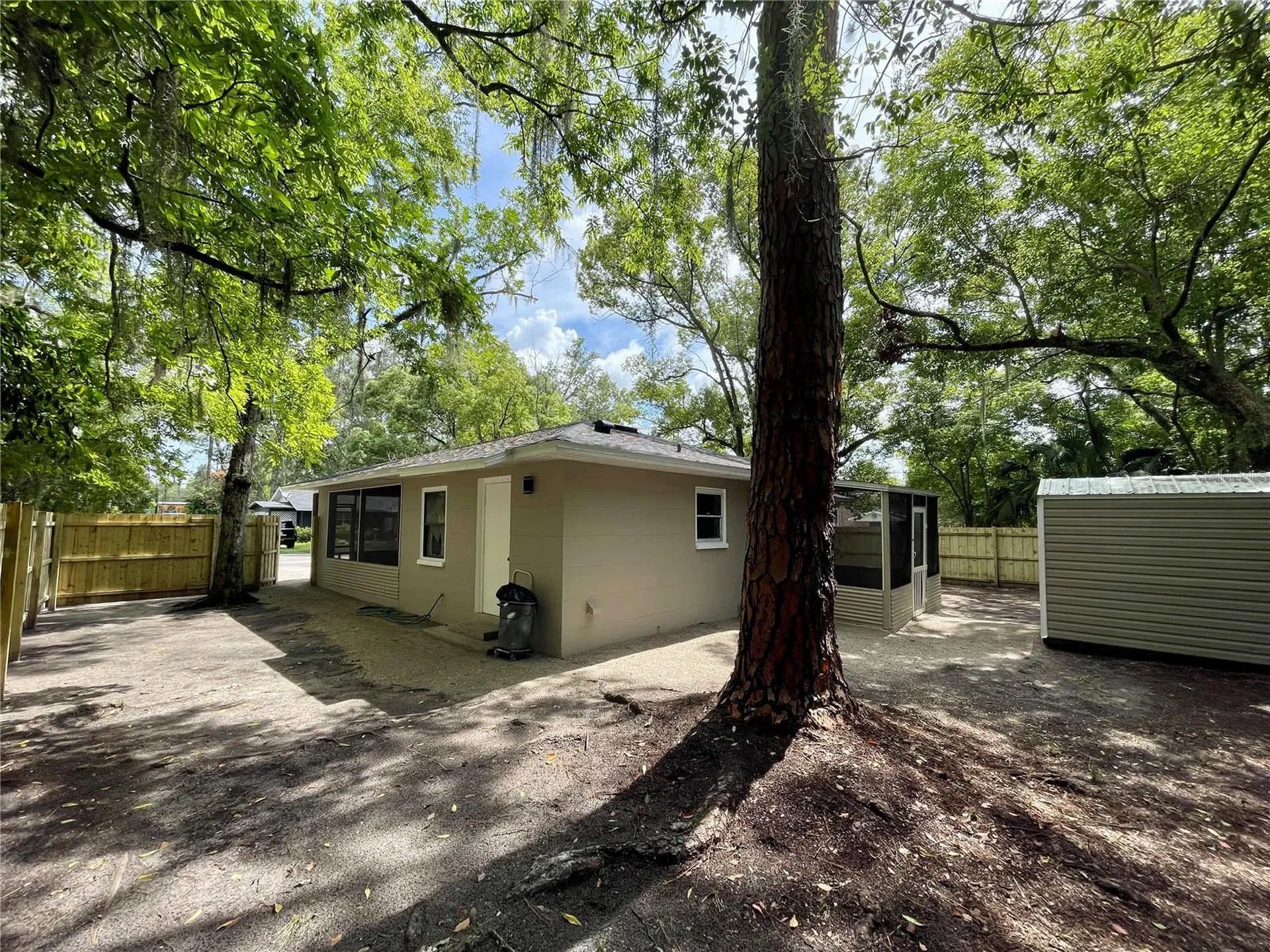 1715 NE 6th Place Gainesville FL 32641