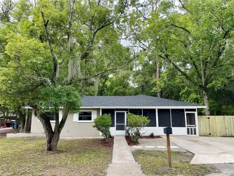 1715 NE 6th Place Gainesville FL 32641