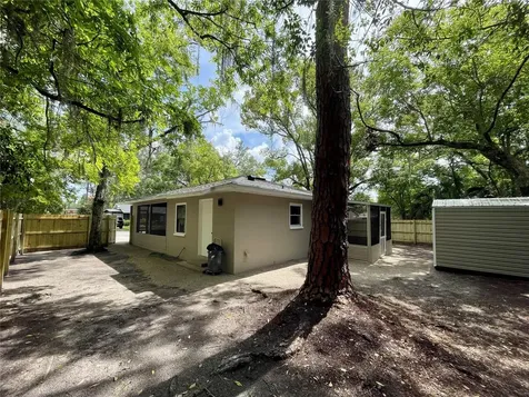1715 NE 6th Place Gainesville FL 32641