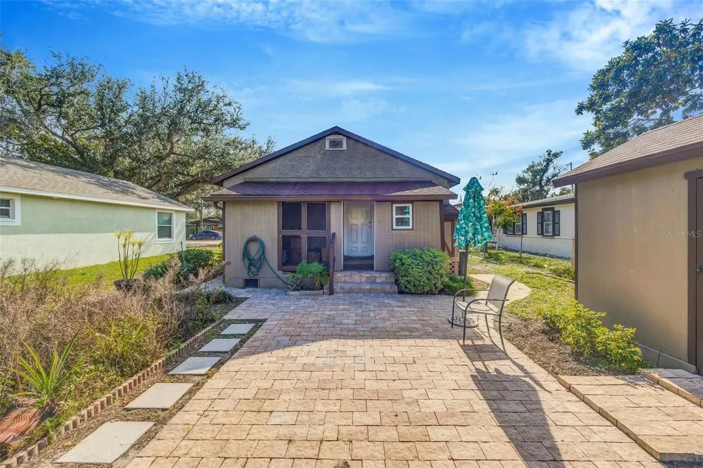 1112 W Madison Street Plant City FL 33563