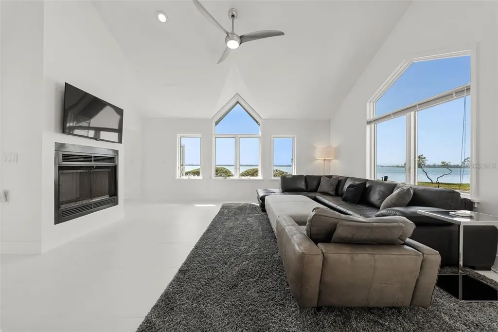 73 Tidy Island Boulevard Bradenton FL 34210