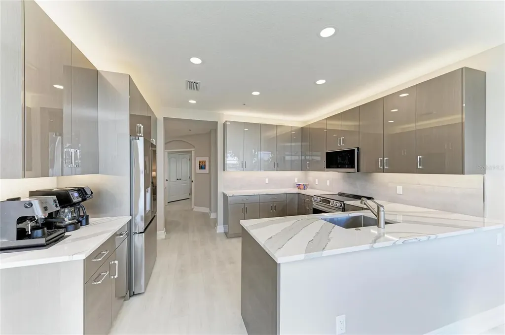 6527 Moorings Point Circle Lakewood Ranch FL 34202
