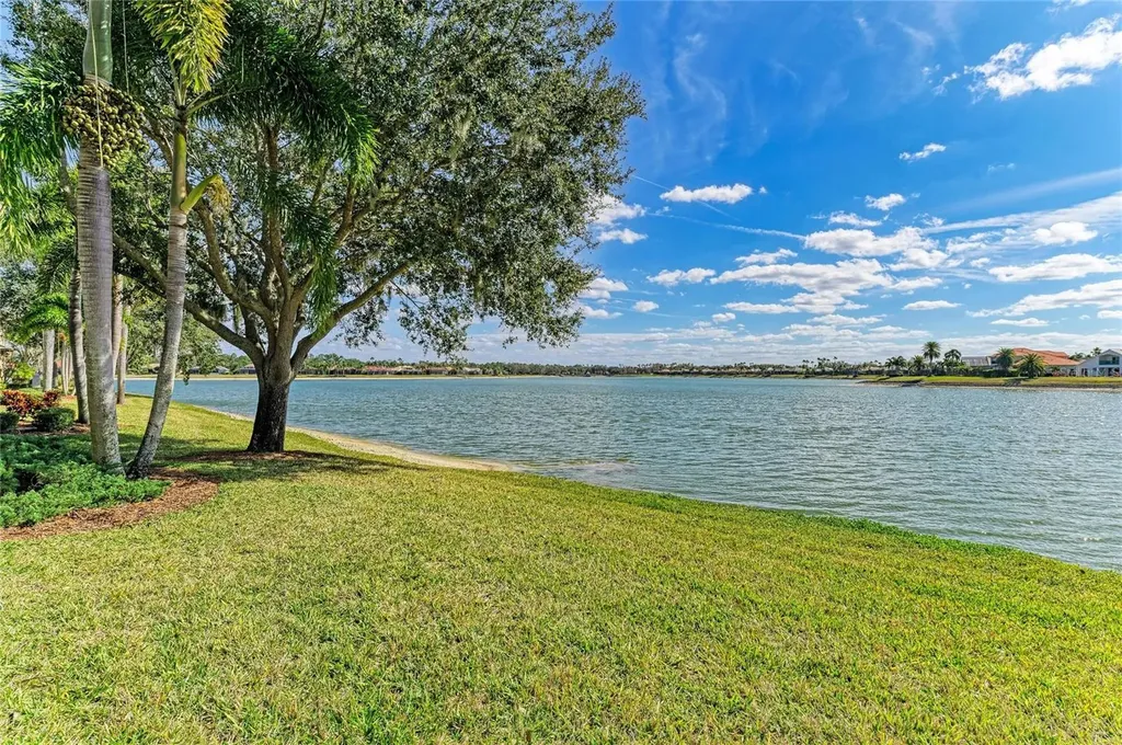 6527 Moorings Point Circle Lakewood Ranch FL 34202