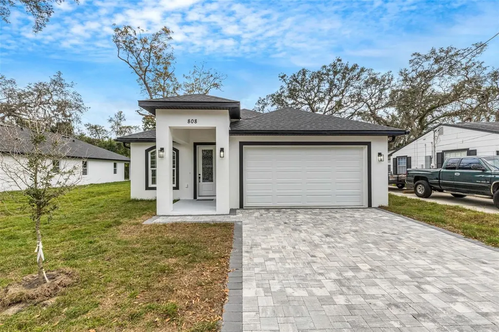 808 W Lowry Lane Tampa FL 33604