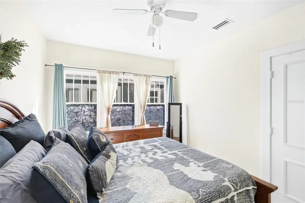 2317 7th Avenue W Bradenton FL 34205