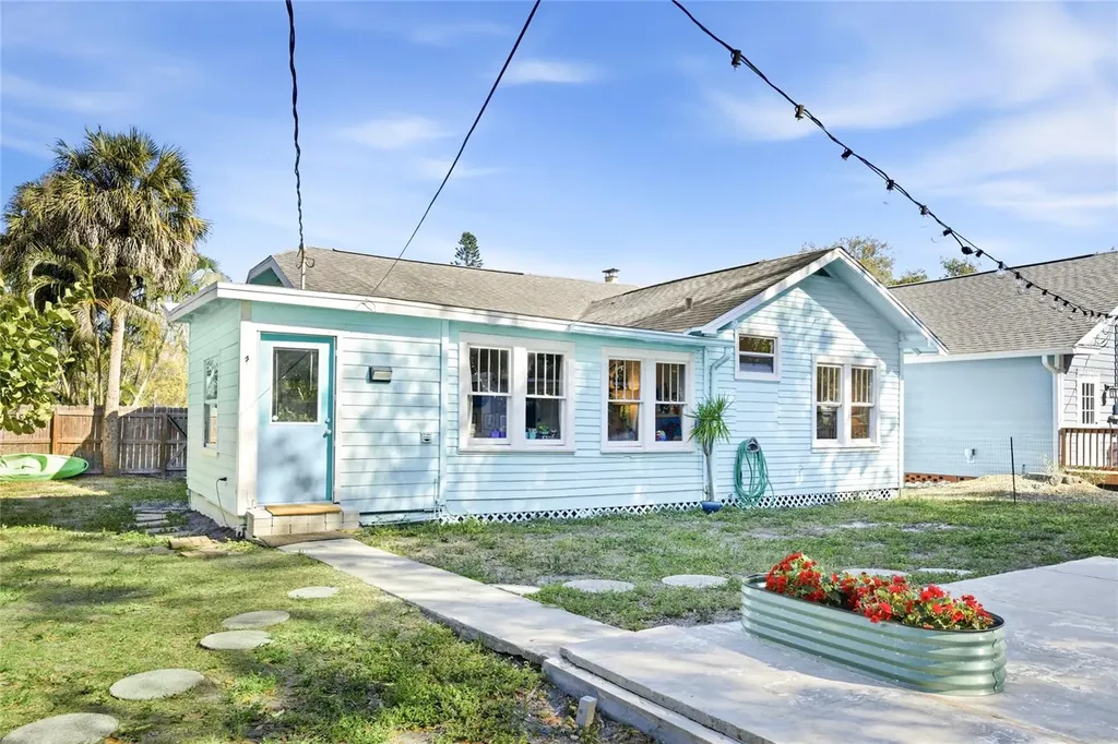 2317 7th Avenue W Bradenton FL 34205
