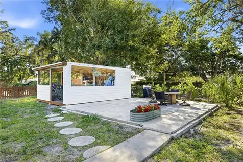 2317 7th Avenue W Bradenton FL 34205